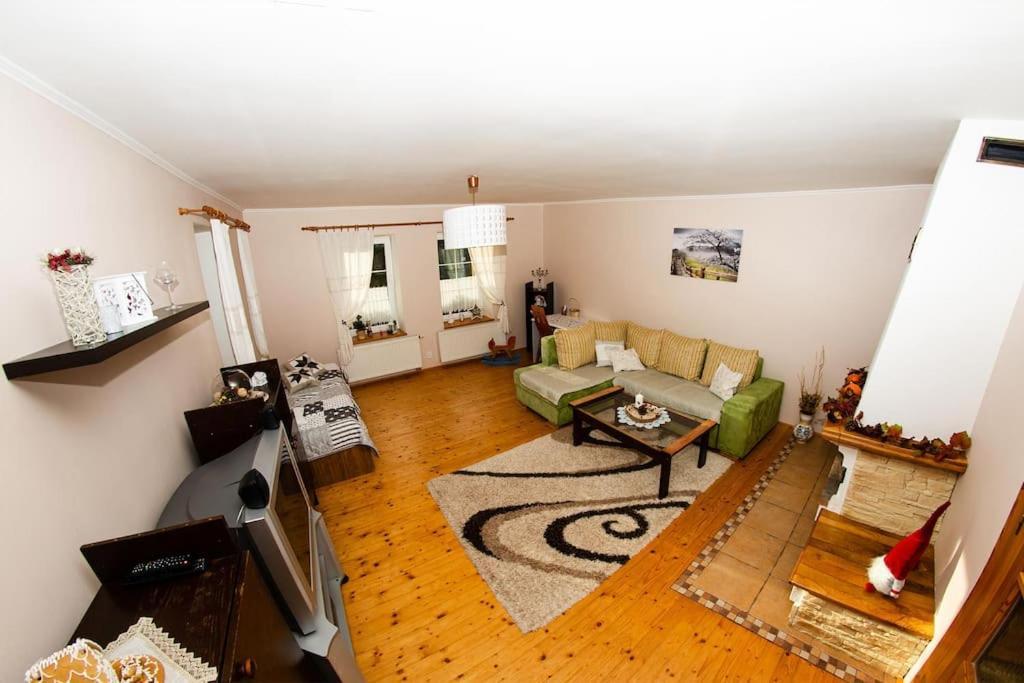 Zlty Domcek - Apartman Svabovce エクステリア 写真